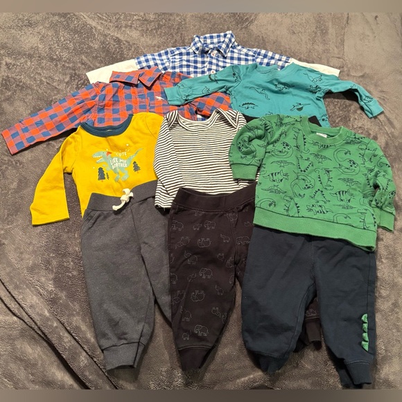 Colorful Baby Clothing Sets - Picture 1 of 7